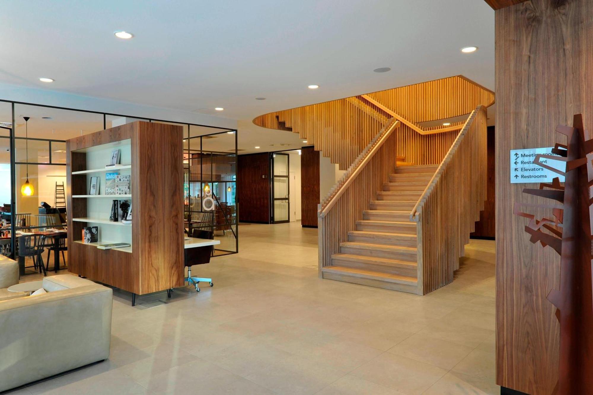 Courtyard By Marriott Arena Atlas Hotel